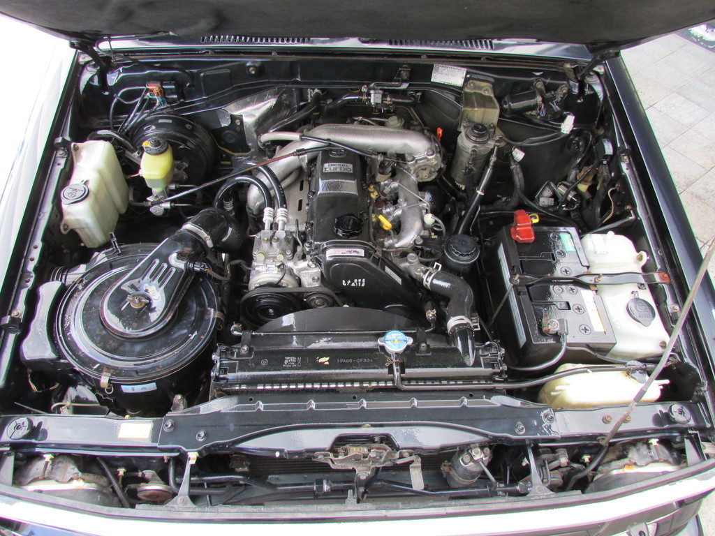 ３０００ＤＴの定評のあるエンジン！タイミングベルトも交換済みですよ！