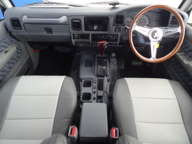 低走行車ですので内装もＧＯＯＤコンディション！