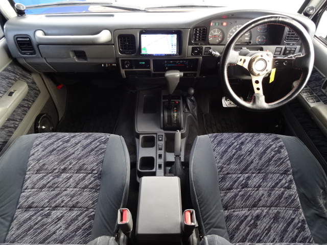 内装はシックにグレーのインテリア！
