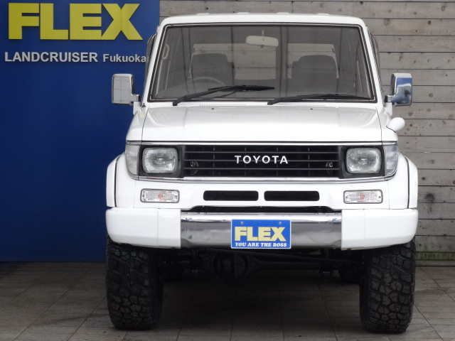 人気のカクカクボディー！クラシックな車ならではですね！