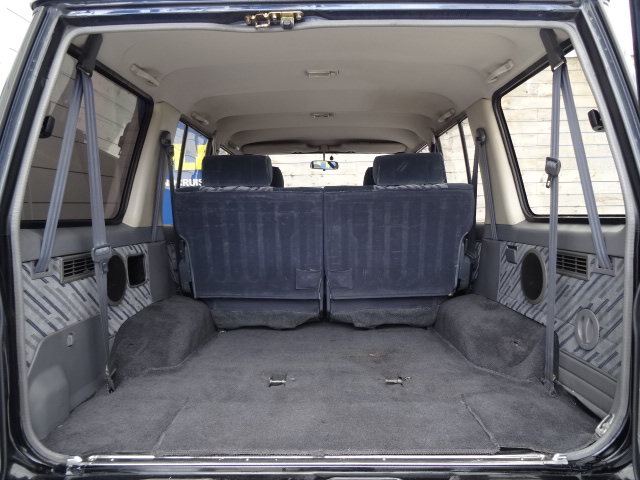 荷室も広々！この車でアウトドアを楽しみませんか？
