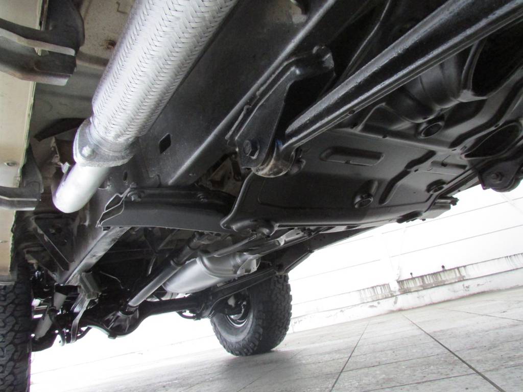 下廻りは高圧洗浄後パスター塗装仕上げ！