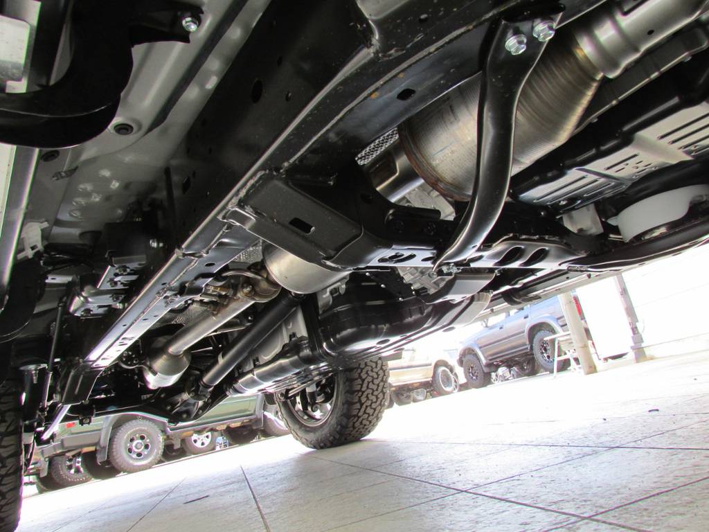 新車未登録車なので下廻りも綺麗です！