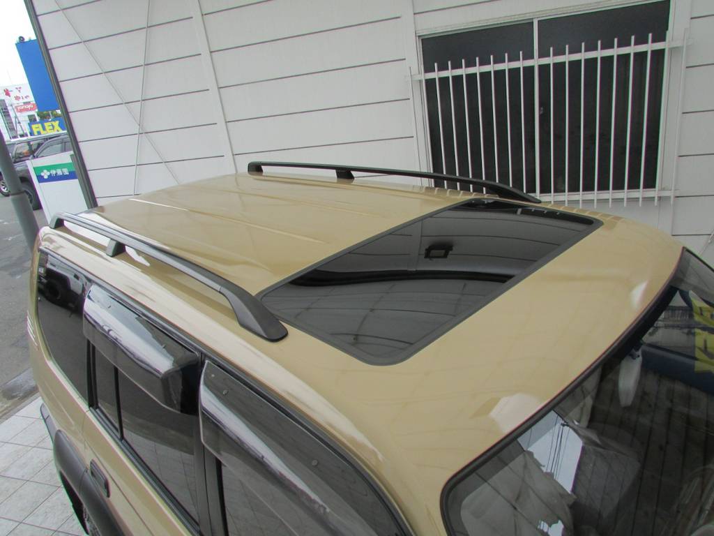 サンルーフ、ルーフレール付き車！