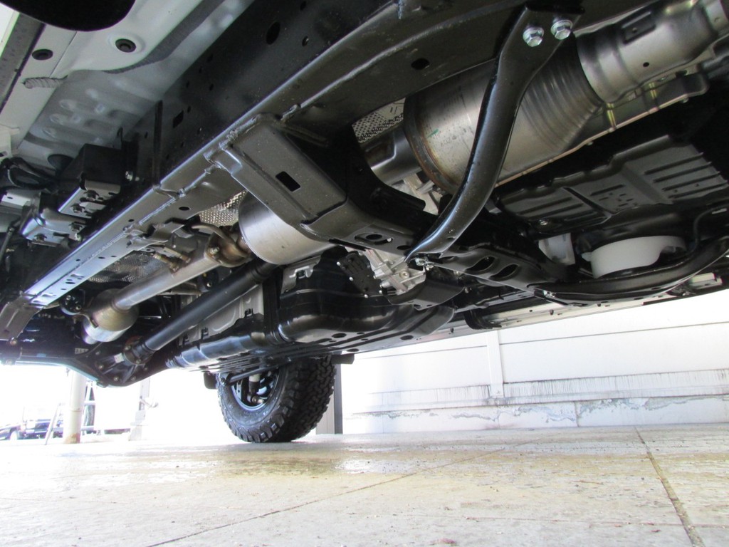 新車ですのでもちろん下廻りもキレイです！
