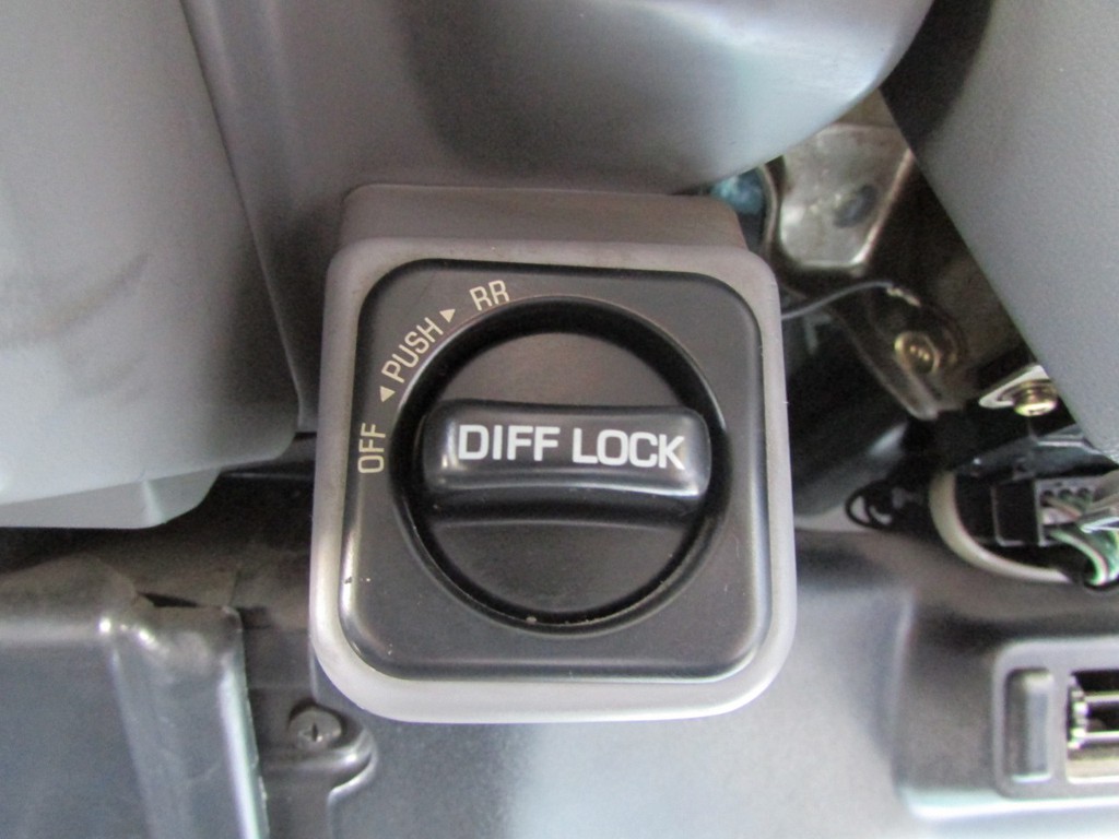 新車時オプションのデフロック付き！