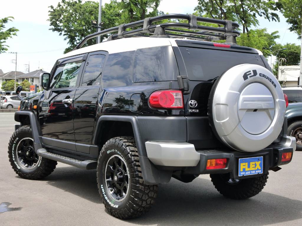 オプション背面ハードカバー付き！バックカメラ付き＆ソナー付きで車庫入れも安心ですよ！
