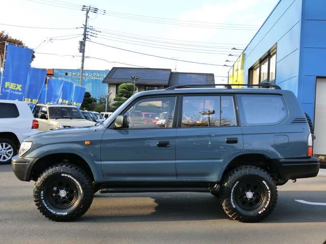 見た目と実用性に優れている、２インチリフトアップ！２．１ｍの立体駐車場はＯＫ！