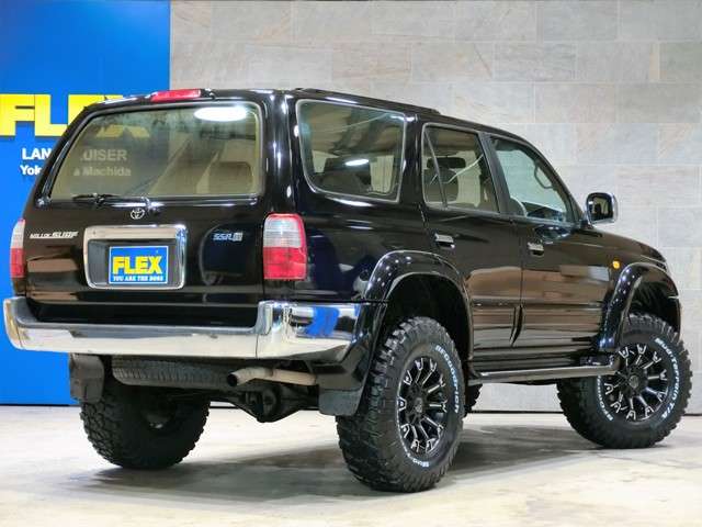 乗りやすいサイズ感が人気の185サーフは四駆初心者の方や女性からも人気が高い車両です。