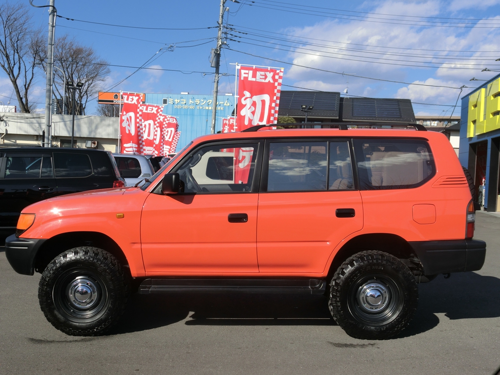 程良い車高の2インチリフトアップ！やり過ぎず、控え目すぎずのスタイル！！