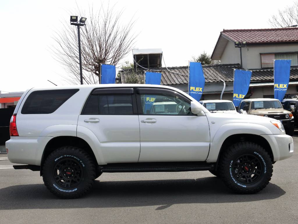 2インチアップですので、乗り降りもしやすくほとんどの立体駐車場にも入れる丁度いいサイズ！