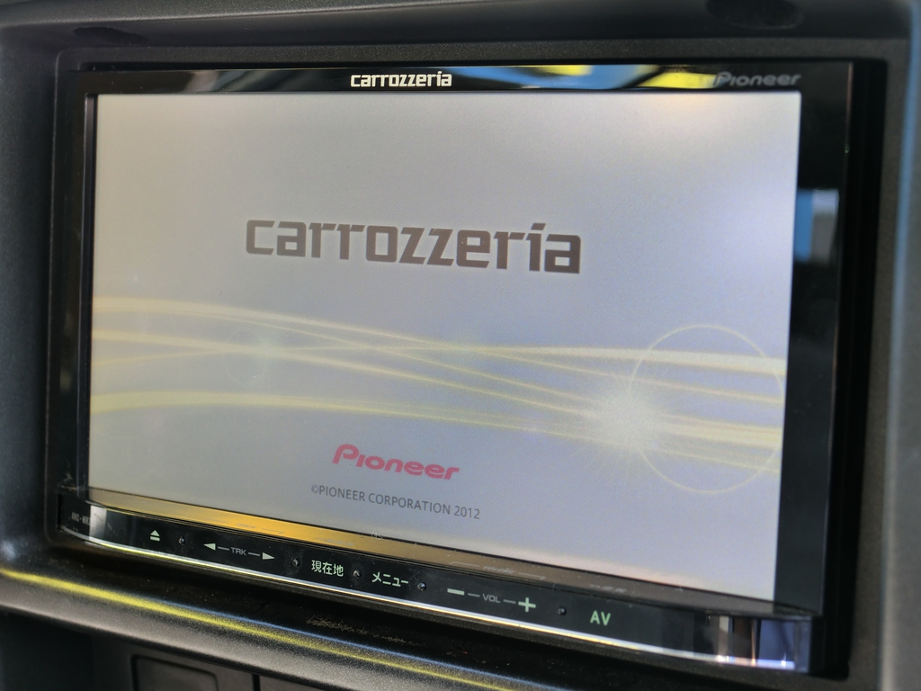 あると嬉しいカロッツェリアＳＤナビ！もちろんＣＤ・ＤＶＤ・フルセグ視聴も可能なモデルです！