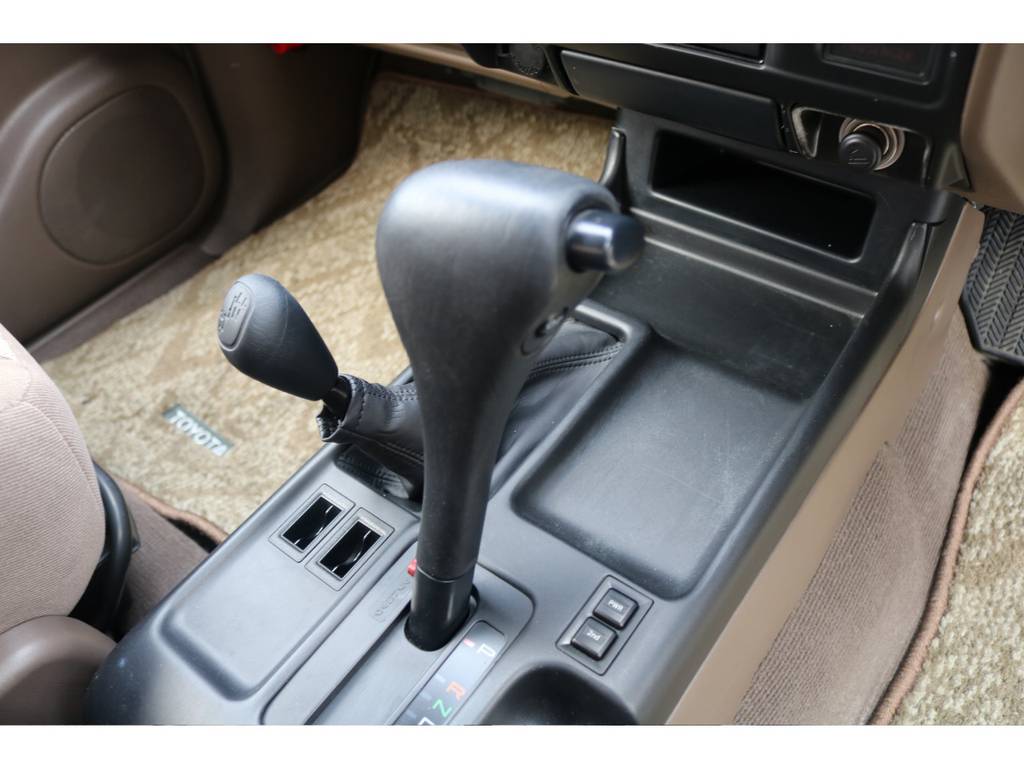 センターでフロック付きフルタイム４ＷＤ！本格派の走りを！！