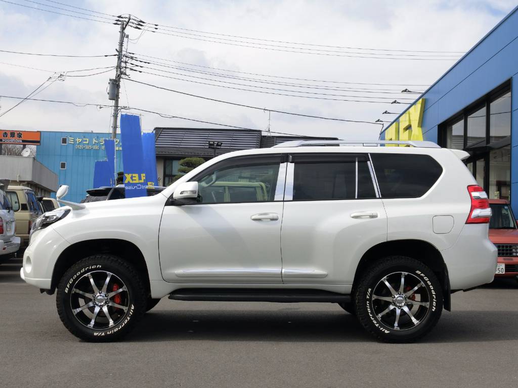 程良い車高の２インチリフトアップ！大径ホイール＆BFグッドリッチタイヤの組み合わせが重厚感ありますね！
