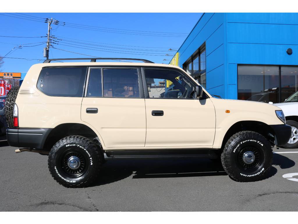 ベージュカラーに、各部マットブラックペイント！オシャレなエクステリアに仕上がりました！