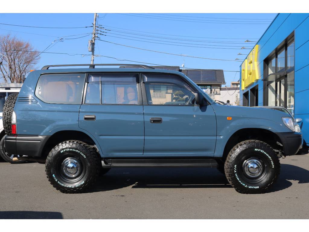 人気のクラシックスタイル！程良い車高の２インチＵＰ！