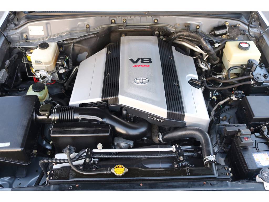 パワフルなＶ８・４７００ｃｃ！！タイミングベルトも交換済みで安心♪