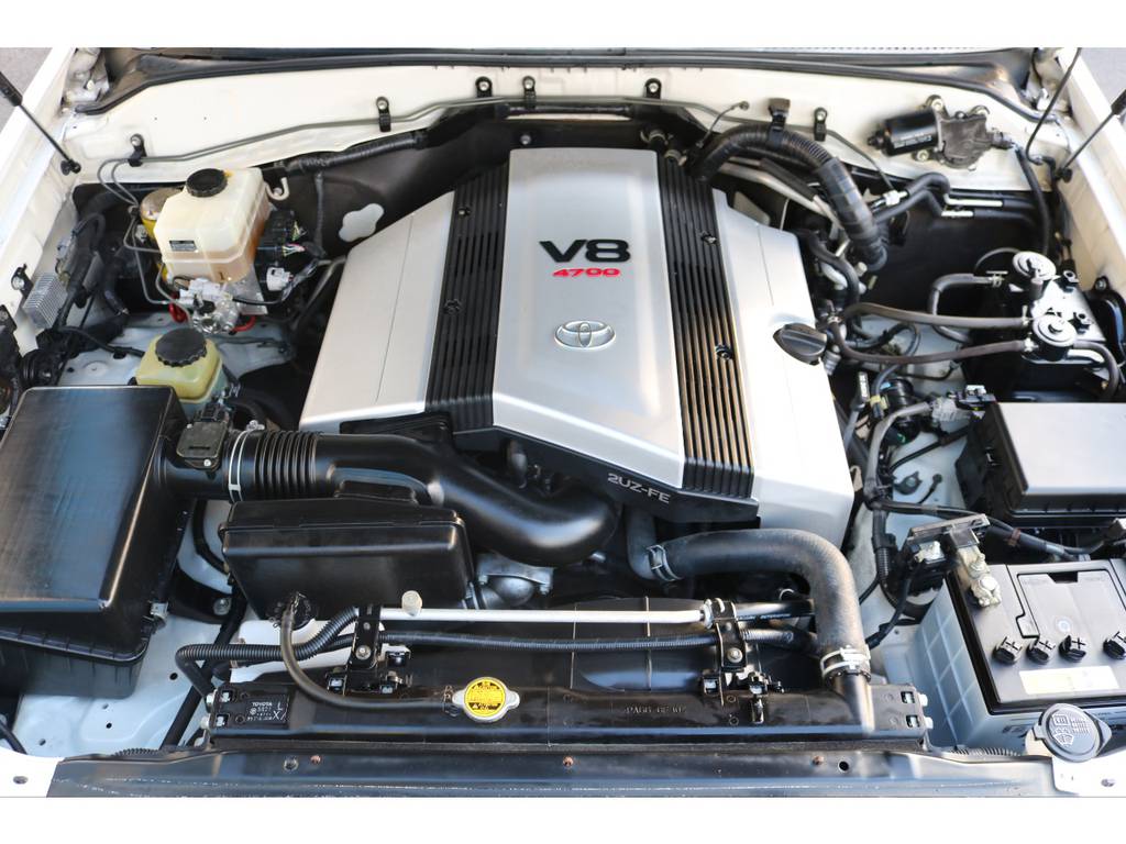 パワーと静寂性、耐久性と申し分無いＶ８・４７００ｃｃの２ＵＺエンジン！