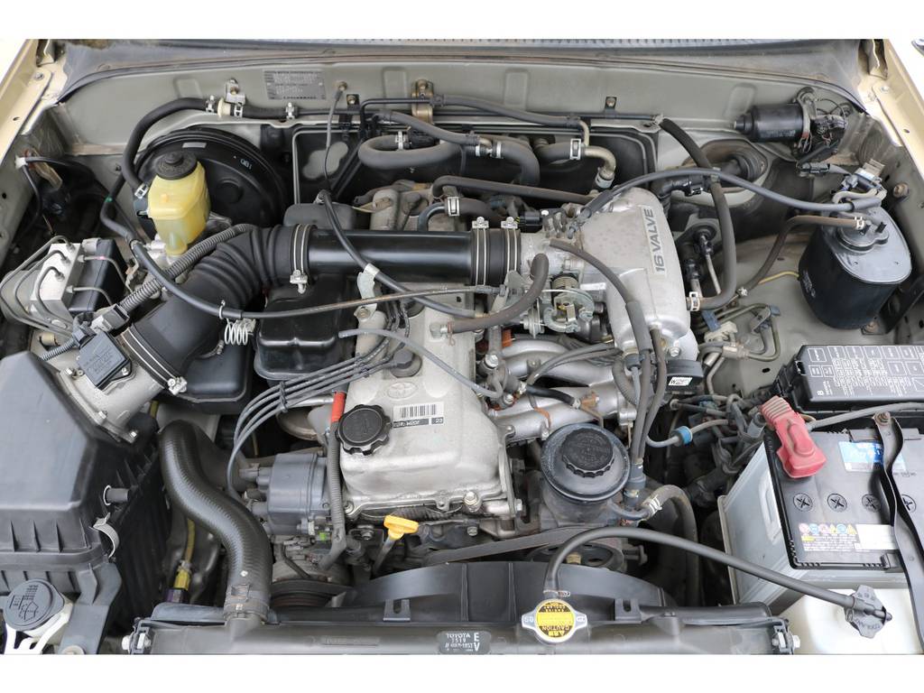 経済性に優れた２７００ｃｃエンジン！タイミングチェーン式で、１０万キロ時の交換も不要です！
