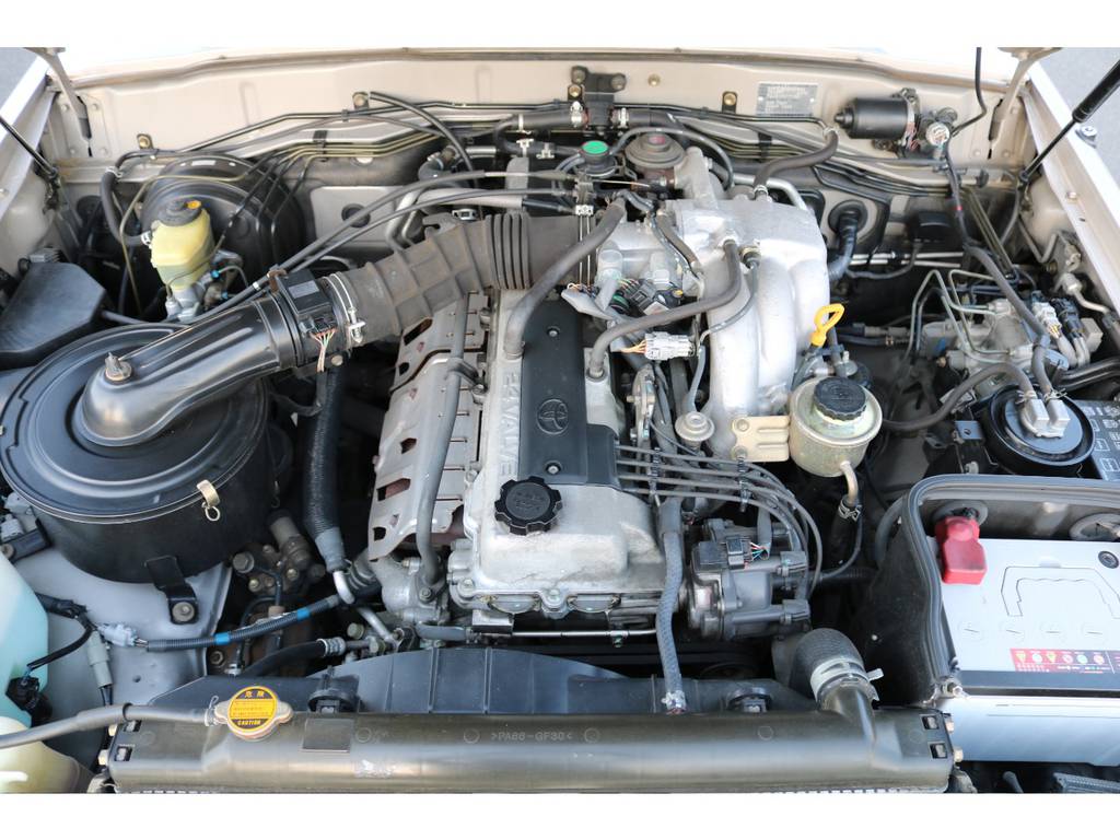直６・４５００ｃｃ！１ＦＺエンジンは、レスポンスの良い走りが特徴です！