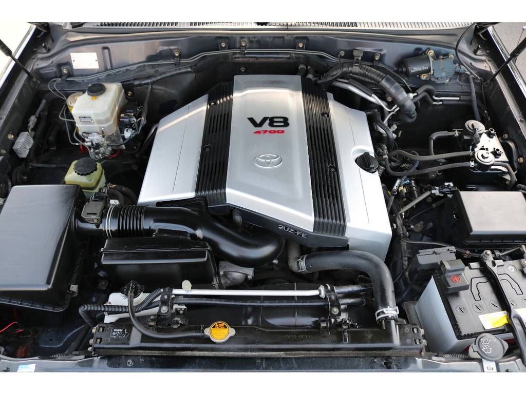 パワーと静寂性、耐久性と申し分無いＶ８・４７００ｃｃの２ＵＺエンジン！
