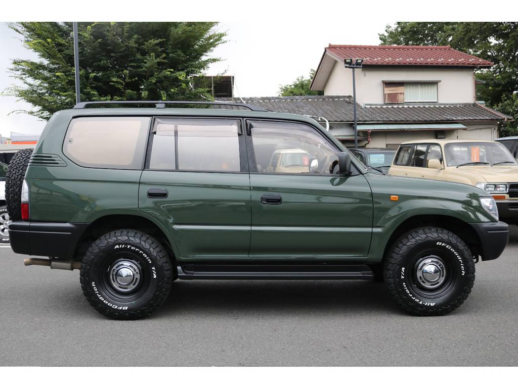 ノーマル車高のままでご紹介致します！乗り降りや駐車場でも苦になりません！