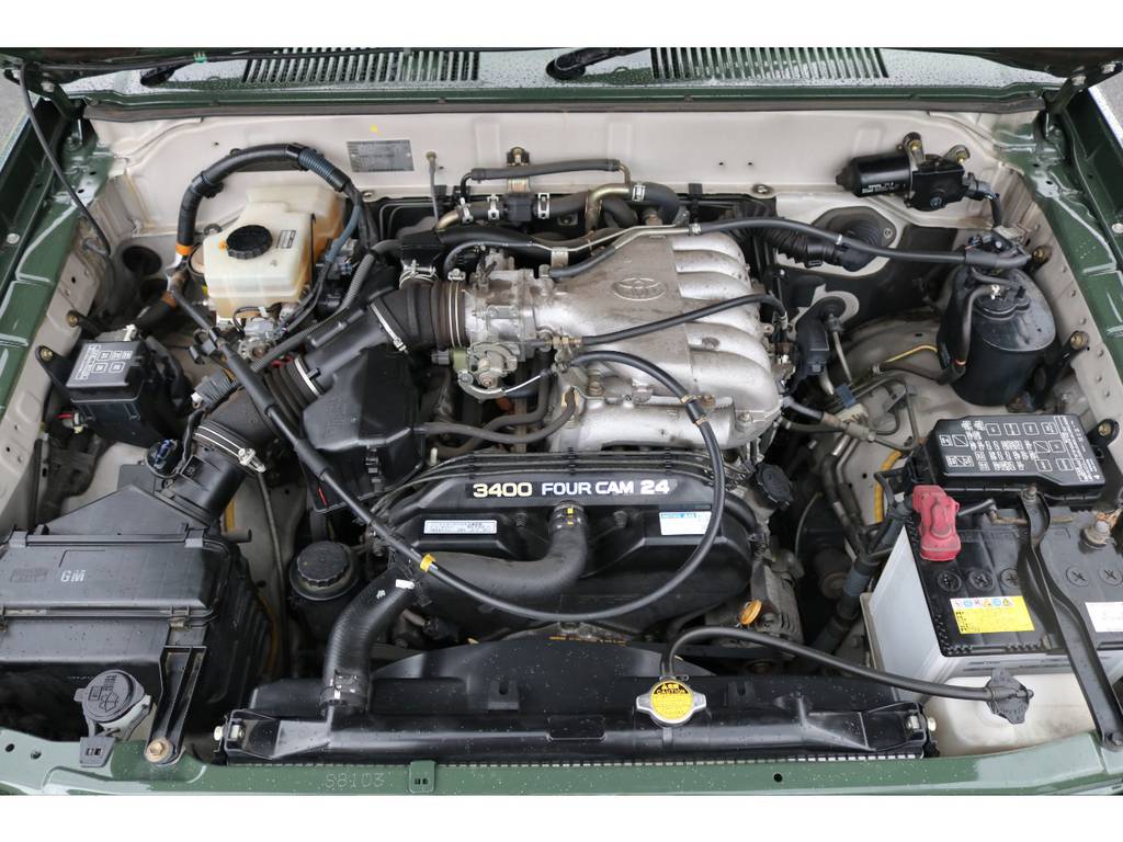 Ｖ６・３４００ｃｃのエンジン！トルクフルな走りが特徴です！