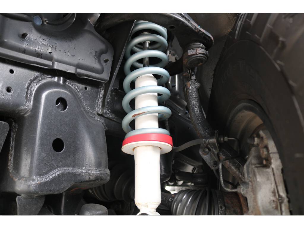 ショック＆コイルで２インチリフトアップ済！