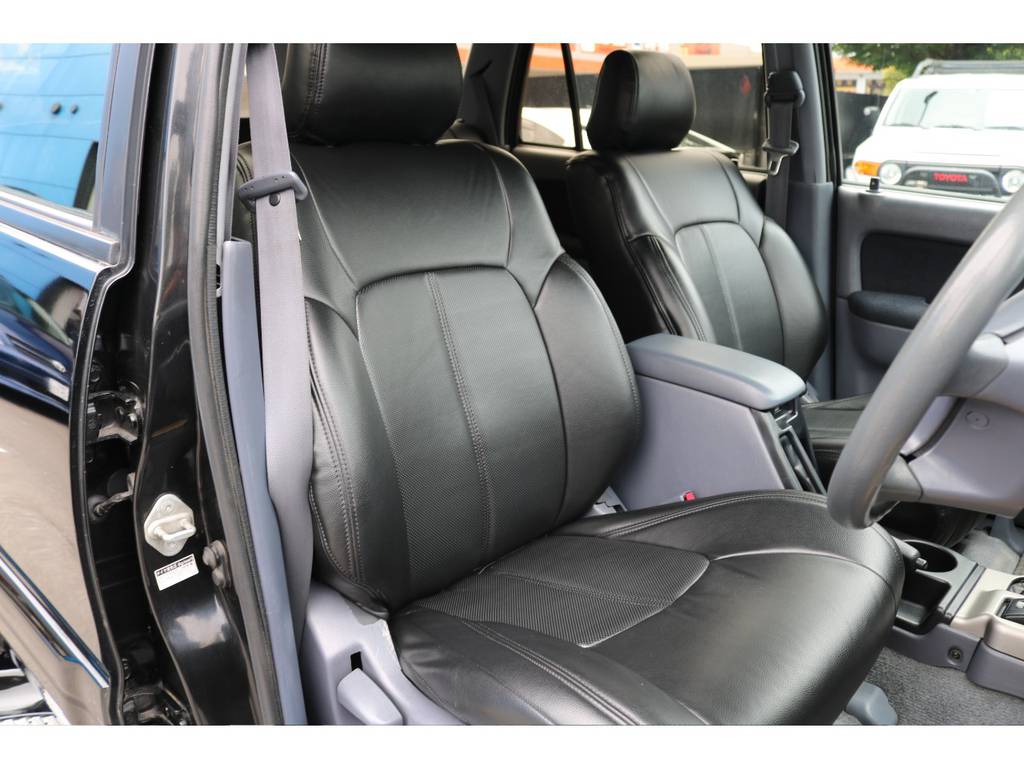 レザー調シートカバーが装着済！状態も良好です！