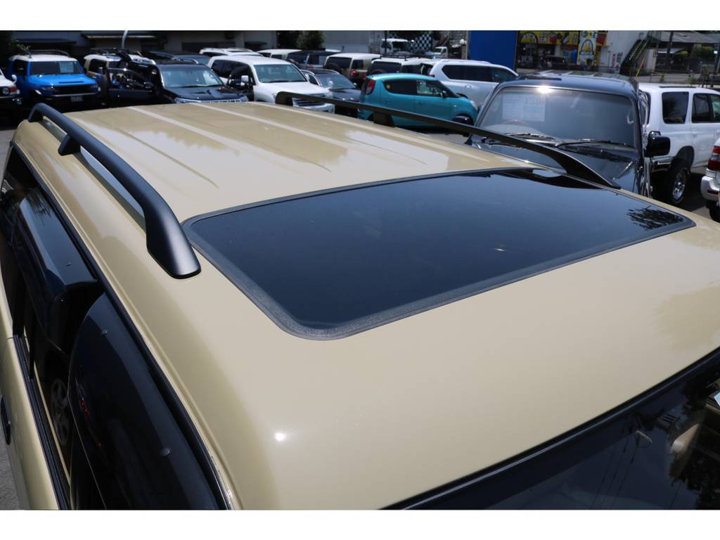 希少なサンルーフ装備車！お探しの方も多いですが、中々出て来ない１台です！