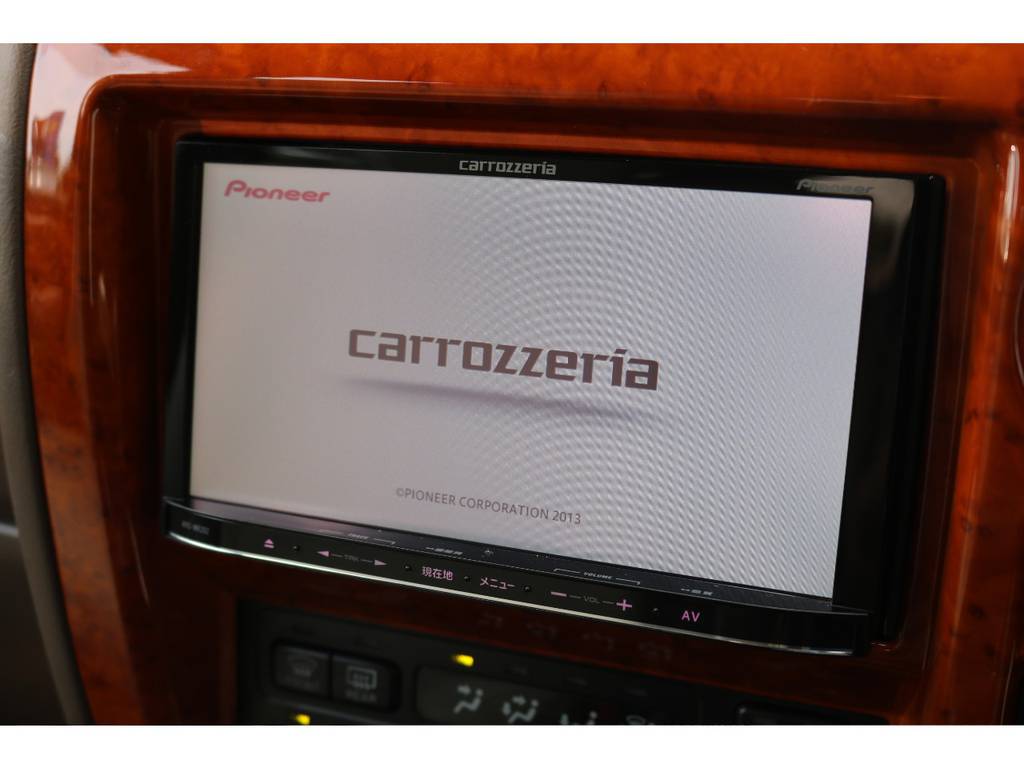 カロッツェリア製ＳＤナビ装備済み！あると嬉しい一品ですね！ＥＴＣも完備しております！