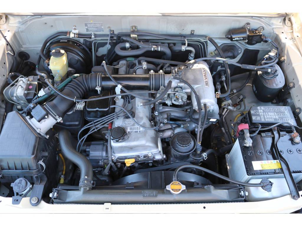 経済性に優れた２７００ｃｃエンジン！タイミングチェーン式で、１０万キロ時の交換も不要です！