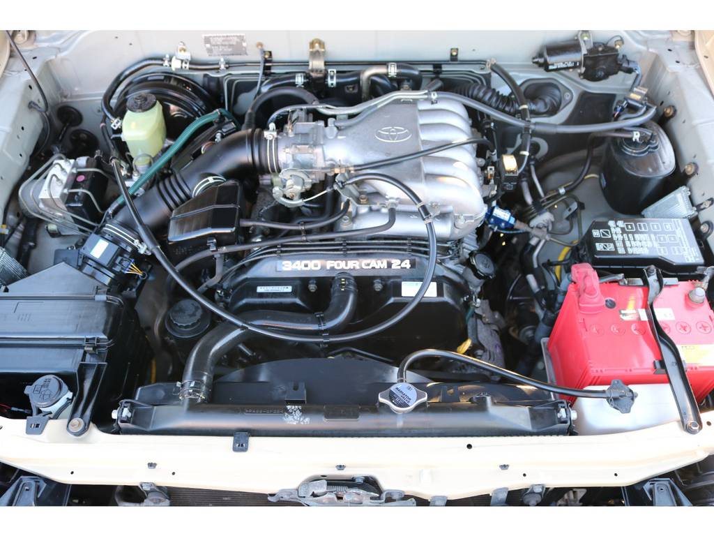 プラドの中でもパワーもある３４００ｃｃエンジン！非常に綺麗な状態です！
