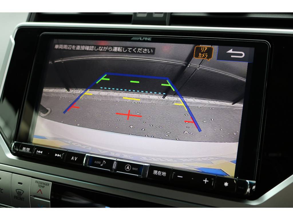 バックカメラも完備しており、車庫入れも安心ですね！
