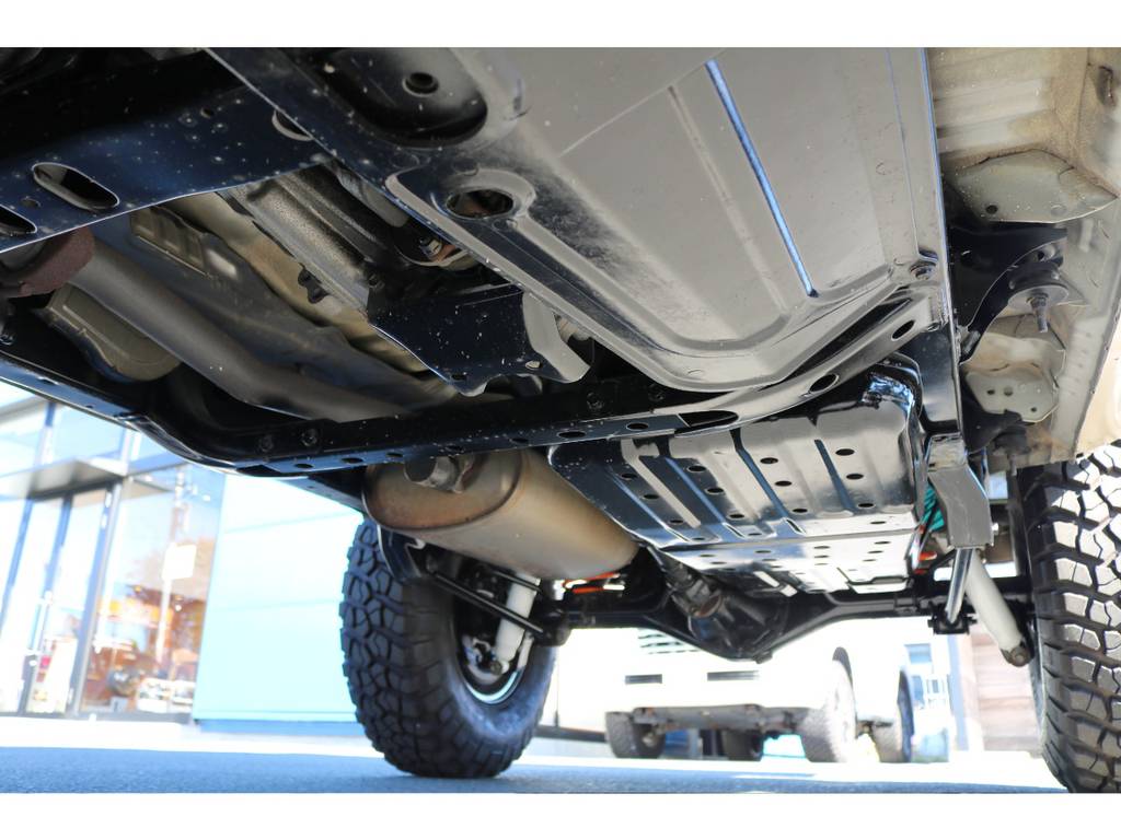 堅牢なラダーフレーム車！下回り防錆パスター済みです！