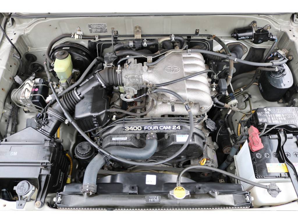 Ｖ６・３４００ｃｃエンジン！ショートボディーに大排気量の組合せで、楽しいドライブを！
