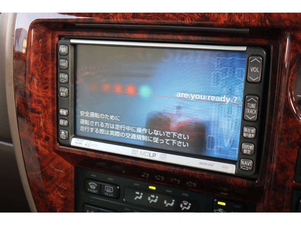 純正ＤＶＤナビ装備！最新機種への変更もご相談下さい♪