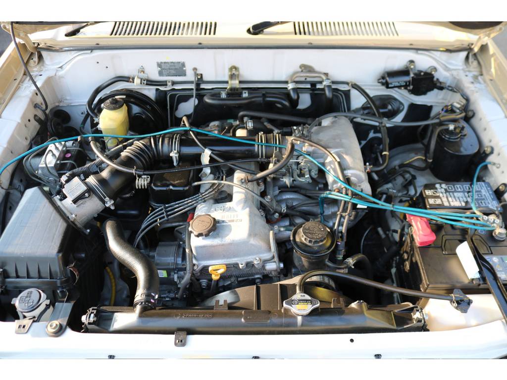 経済性に優れた２７００ｃｃエンジン！自動車税も安く、カムチェーン式でタイミングベルト交換不要な点が理由です！
