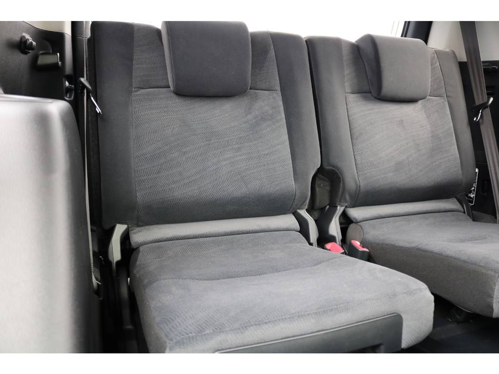 いざと言う時に便利な、３列シートの７人乗り車！