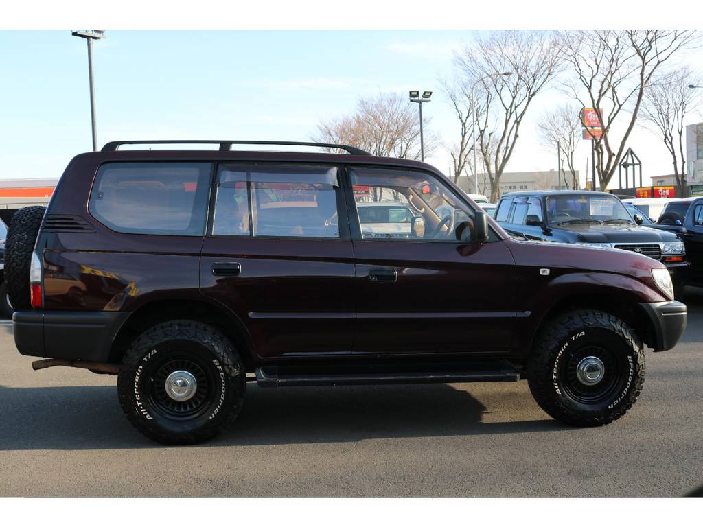 ノーマル車高ですので、乗り降りや普段使いにもピッタリ！