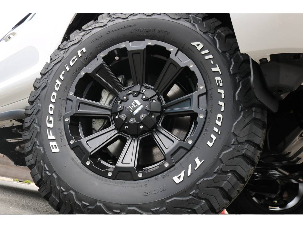 新品ＬＥＸＸＥＬデスロック１７インチＡＷ＆ＢＦグッドリッチ２７５ＡＴタイヤをインストール！