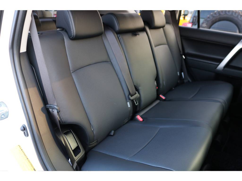 セカンドシートも広々としたスペースを確保！