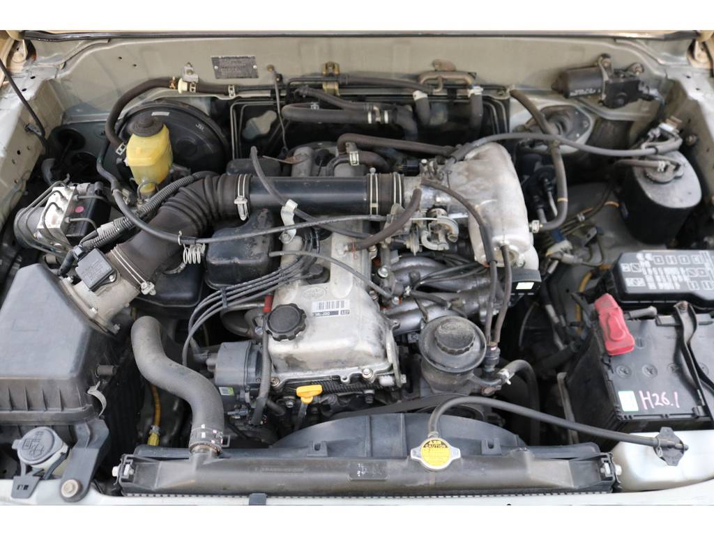 経済性に優れた２７００ｃｃエンジン！自動車税も安く、カムチェーン式でタイミングベルト交換不要な点が理由です！