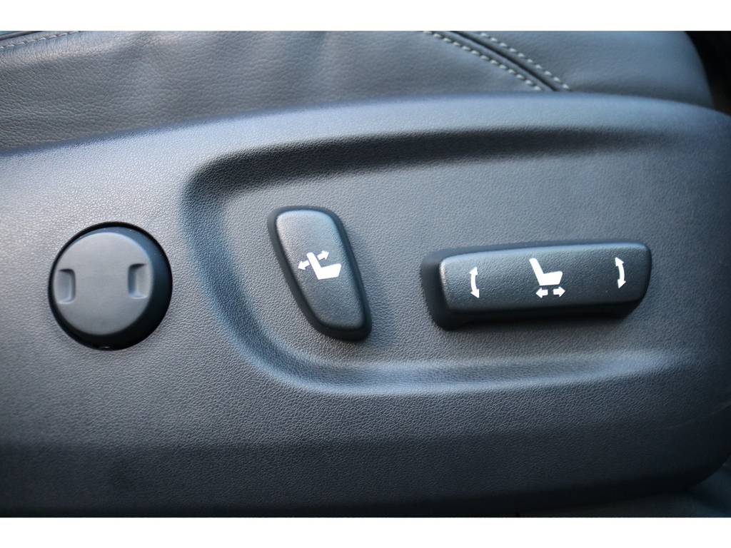 ＴＸ-Ｌになるとパワーシートになり、三列目も電動のフロア格納のシートになり非常に格納、復帰が楽に行えます！