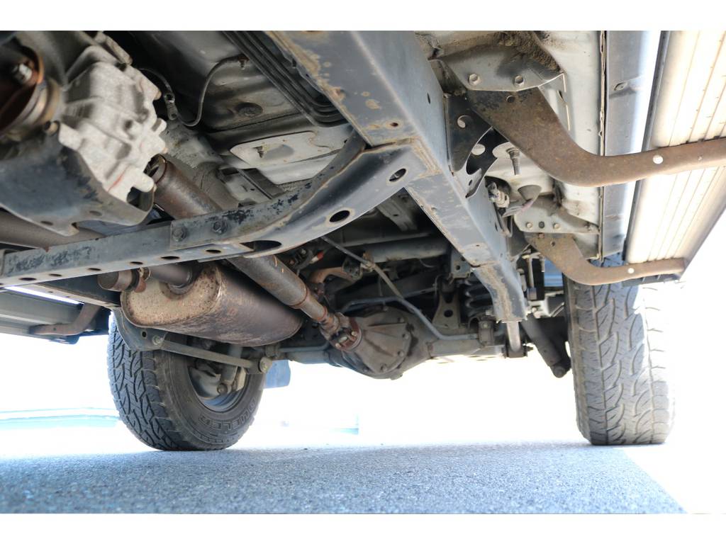 下廻りのコンディションも劣悪な錆等無く綺麗な状態です！