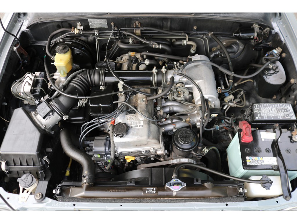 経済性に優れた２７００ｃｃ３ＲＺエンジン！タイミングチェーンで、１０万キロ毎のタイベル交換も不要！