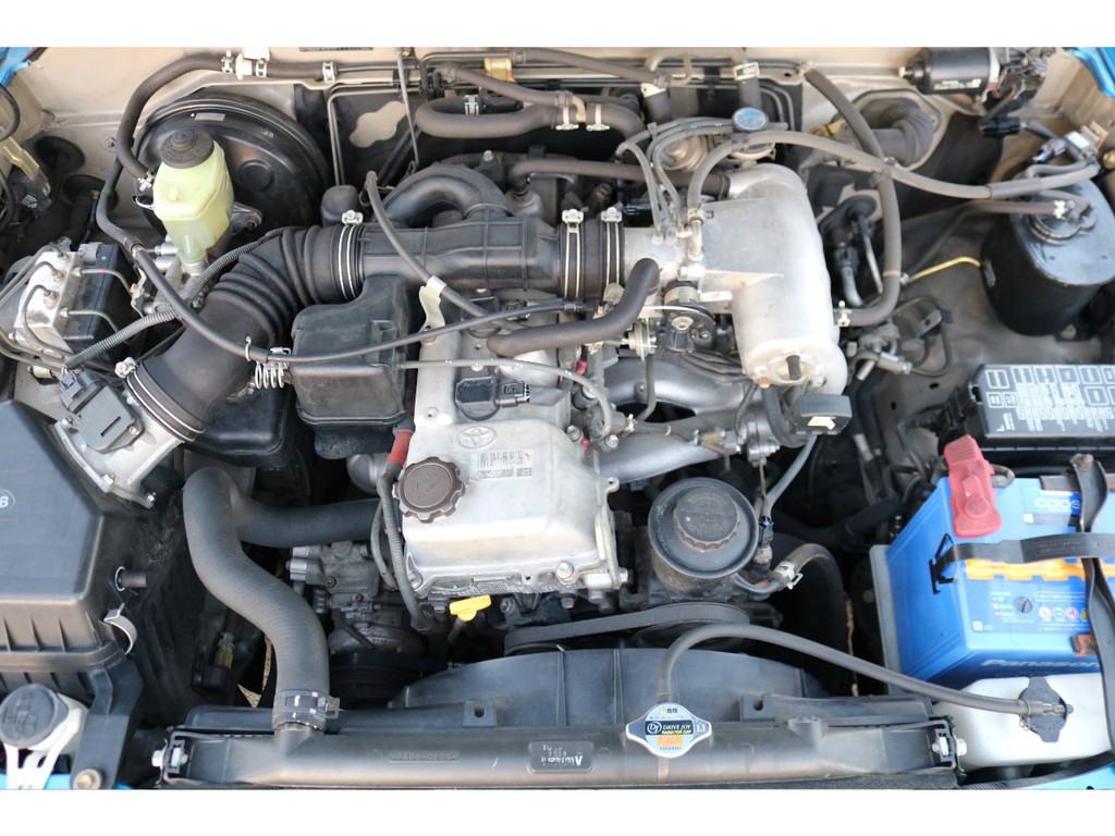 経済性に優れた２７００ｃｃエンジン！タイミングチェーン式で、１０万キロ時の交換も不要です！