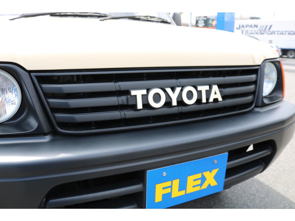 人気のＴＯＹＯＴＡ横文字グリルも装着済です！