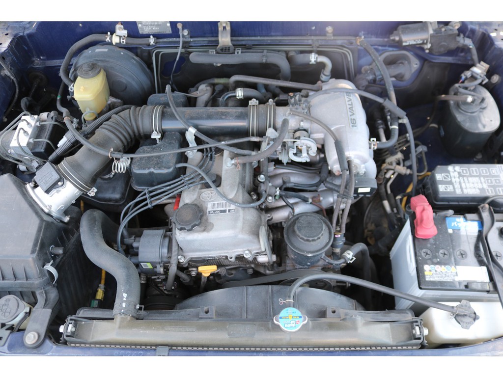 経済性に優れた２７００ｃｃエンジン！タイミングチェーン式で、１０万キロ毎の交換も不要です！