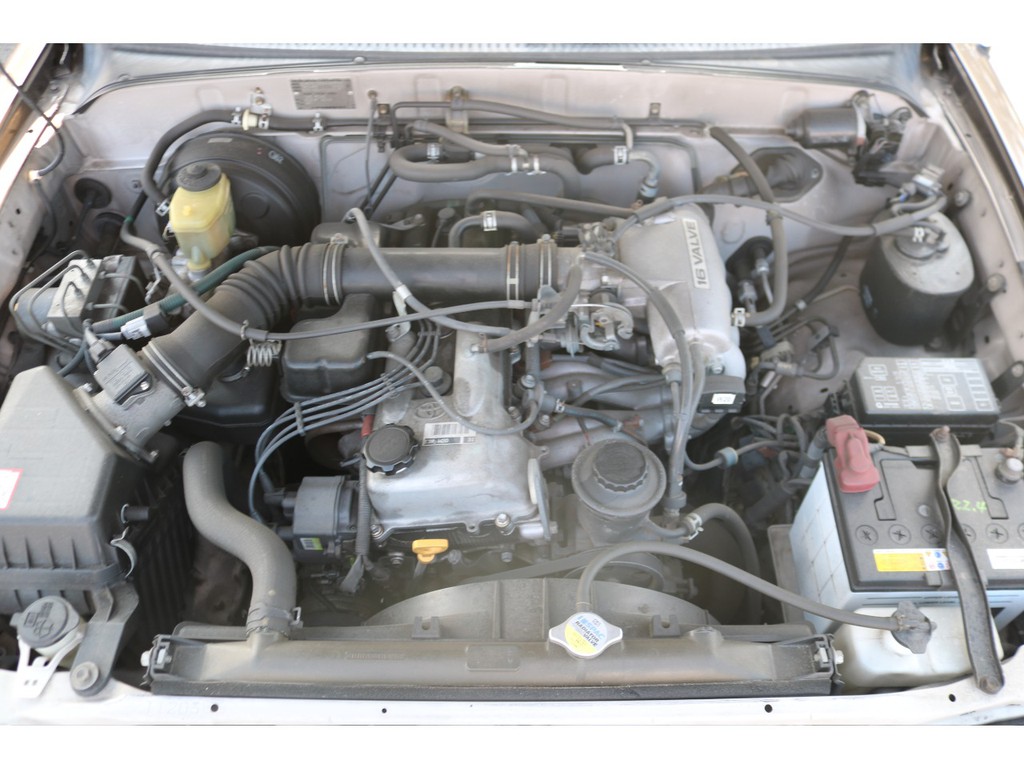 経済的に優れた2700ccのエンジン！１０万キロごとのタイミングベルトの交換も不要です！
